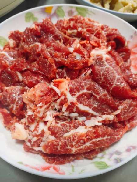 牛肉火锅的做法大全（牛肉火锅的做法及配菜）