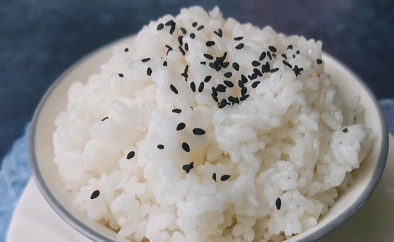 电饭锅蒸米饭，轻松享受美味健康