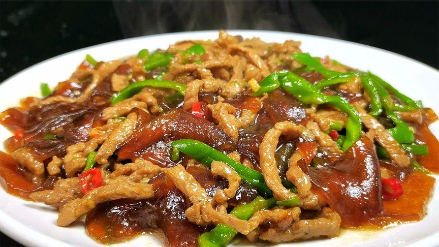 肉丝炒拉皮：香辣美味，让你回味无穷