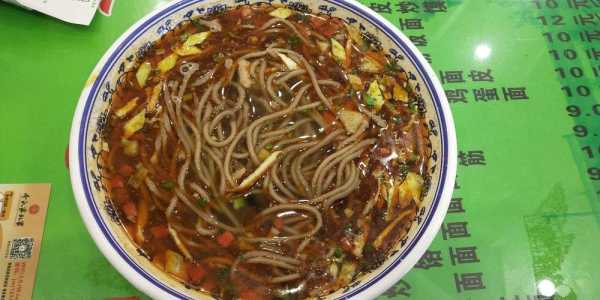 荞麦饸饹面的营养和功效（荞面饸饹的功效与作用）